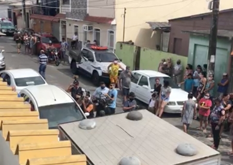 Cabeleireiro é encontrado morto pela mãe que sofre de Alzheimer; Acompanhe