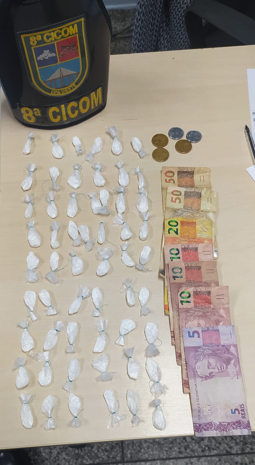 Jovem é preso ao esconder pochete com drogas em Manaus