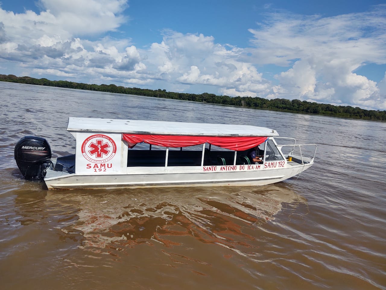 Lancha do Samu furtada de porto é recuperada no Amazonas