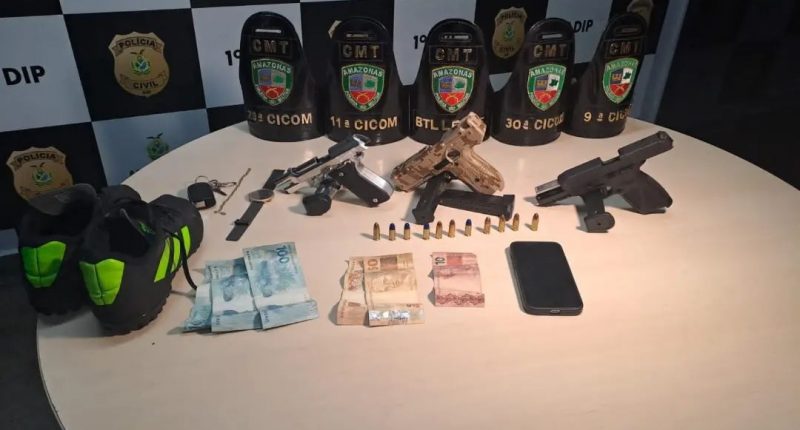 Homem é preso com armas após ameaçar clientes de clube no Efigênio Sales