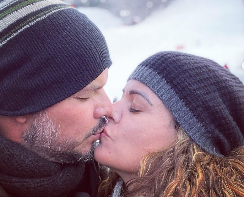 Ana Paula Valadão e marido se vacinam contra Covid nos EUA