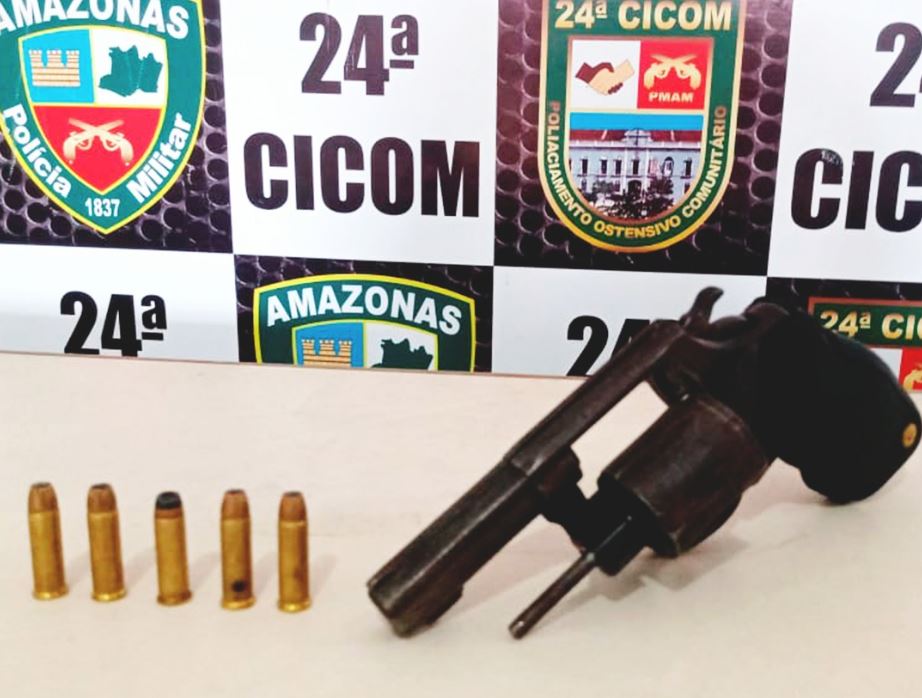 Homem é preso após apontar arma para lojista dentro de galeria em Manaus