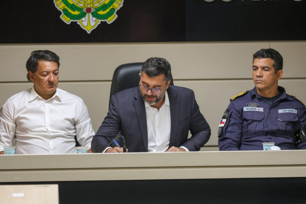 Governo autoriza porte de armas de eletrochoque a mulheres no Amazonas