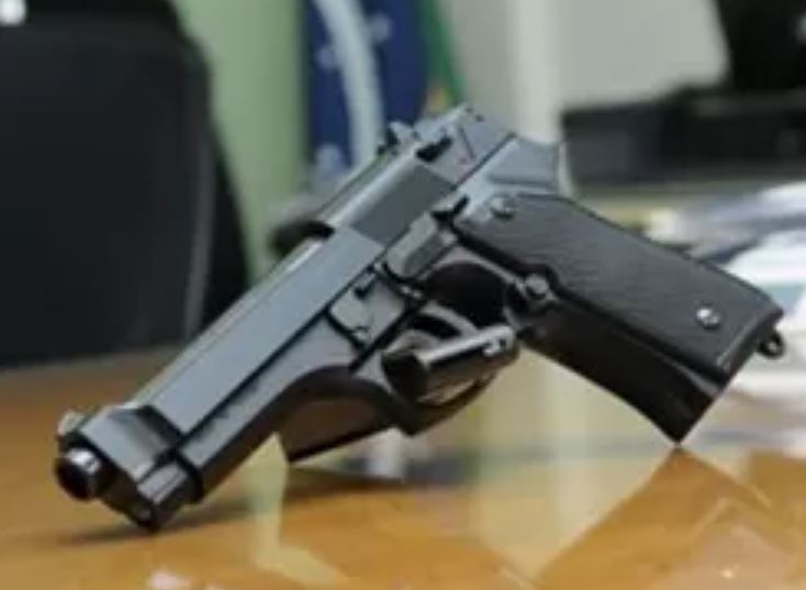 Jovem é preso suspeito de assassinar homem a tiros no Amazonas