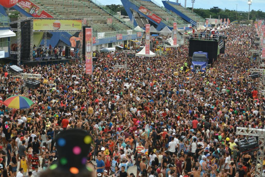 Galo de Manaus agita Sambódromo com trios elétricos; Veja itens proibidos