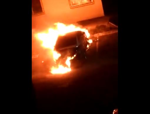 Vídeo mostra carro em chamas em condomínio de Manaus; 2° caso em semanas