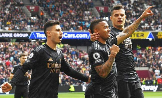 Arsenal empata com West Ham e vê City encostar no Campeonato Inglês