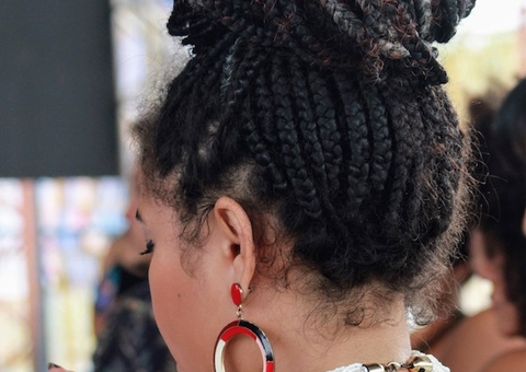 “Encrespa Geral” incentiva a valorização da estética negra com programação 