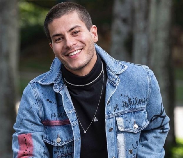 Fãs de Arthur detonam Vogue após boato de boicote no baile da revista; entenda