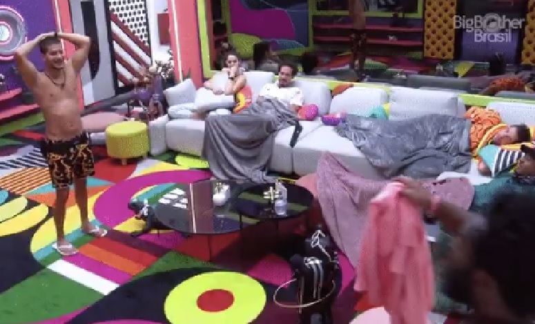 Arthur Aguiar descobre ‘maldição’ do paredão e avisa Douglas