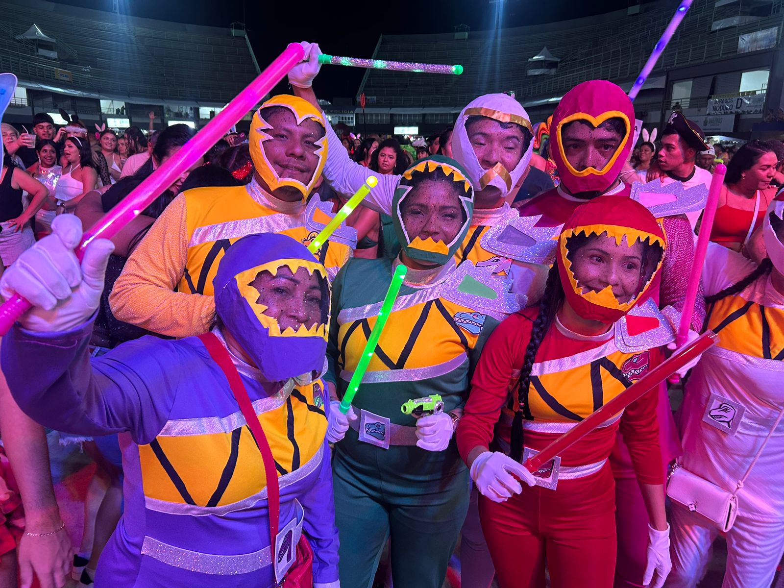 Carnaval 2026: Foliões lotam o Sambódromo no tradicional Bloco das Piranhas