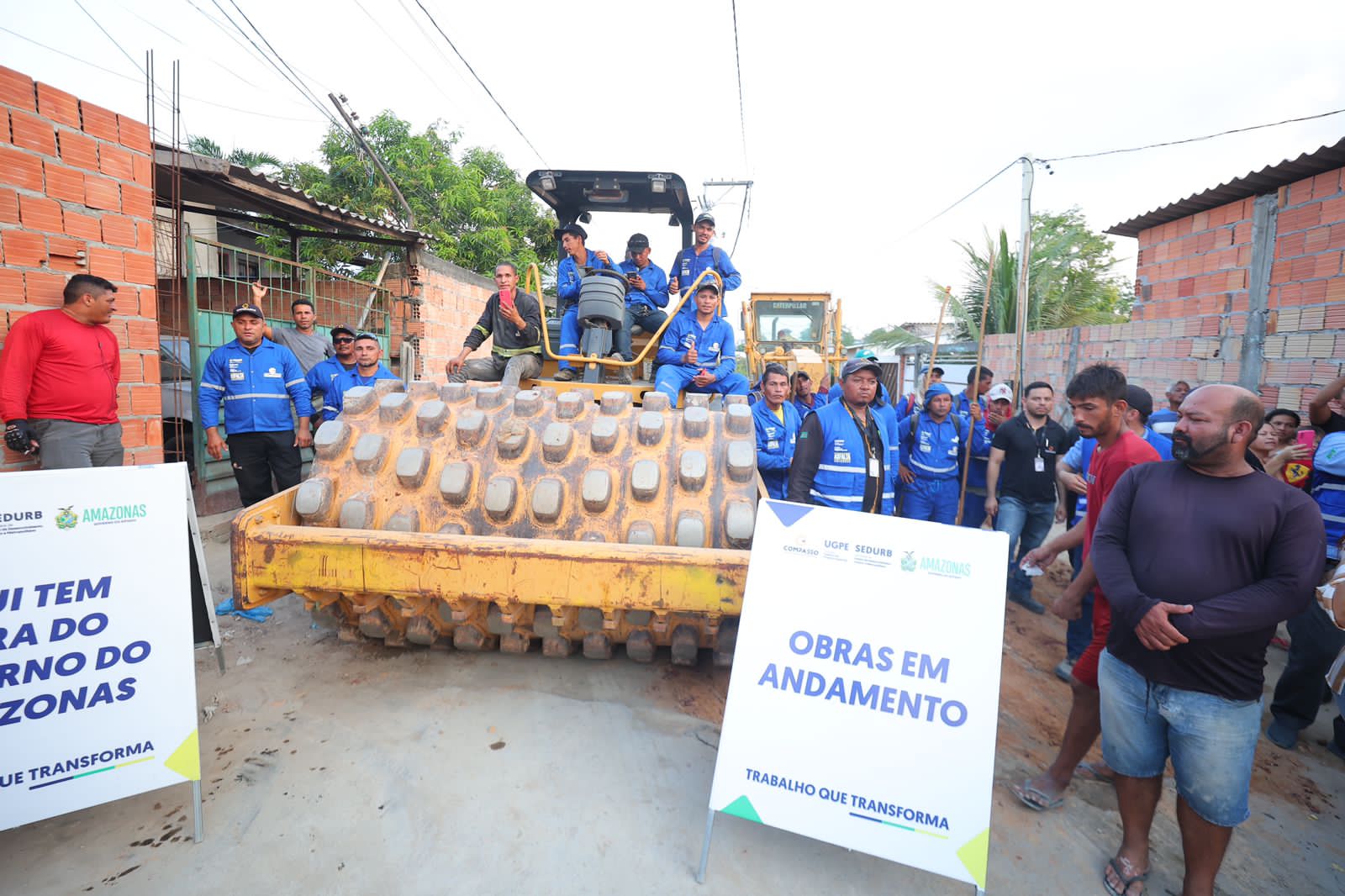 Governo inicia obras de asfaltamento de 22 ruas em comunidade de Manaus