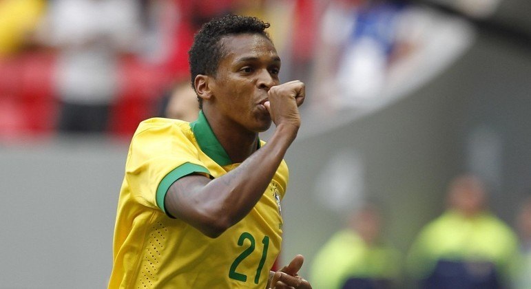 Atacante Jô se pronuncia sobre DNA positivo de filho de Maiára Quiderolly