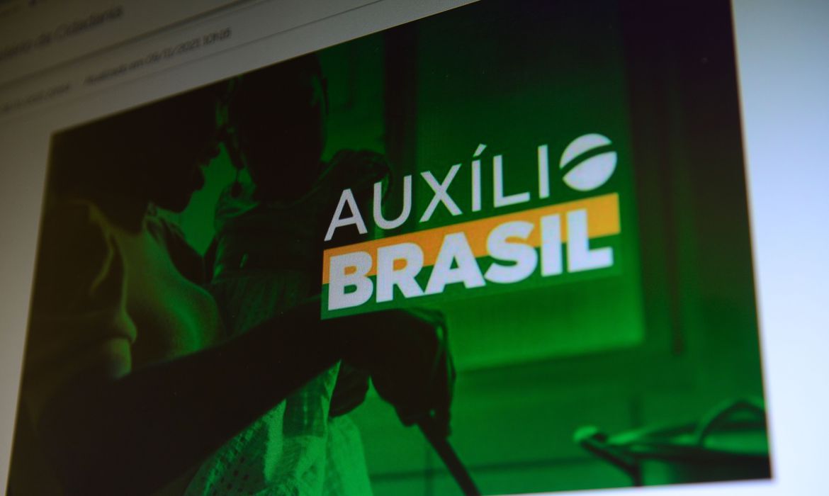 Caixa paga hoje Auxílio Brasil a beneficiários com NIS final 4