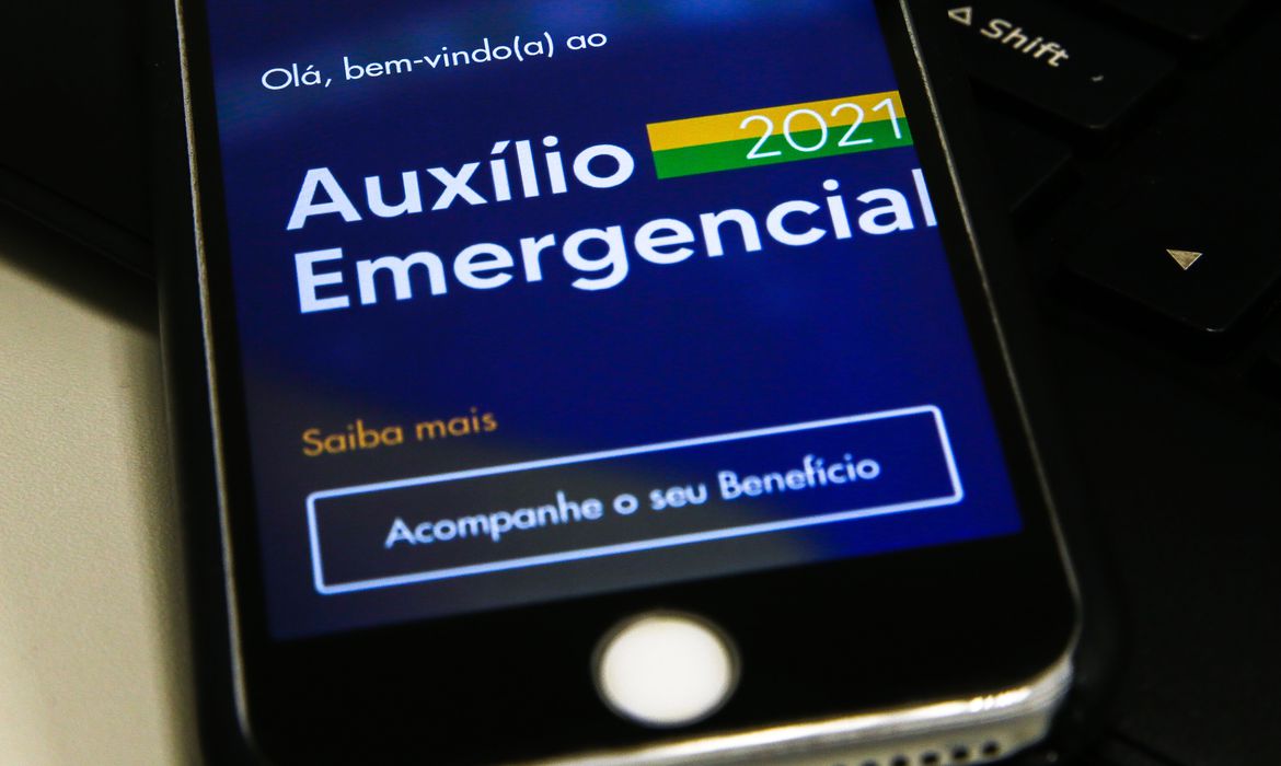 Auxílio emergencial é pago a beneficiários do Bolsa Família 