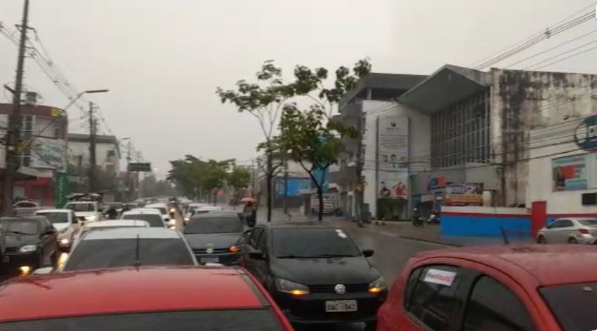 Manaus tem protestos de motoristas de App contra aumento do combustível