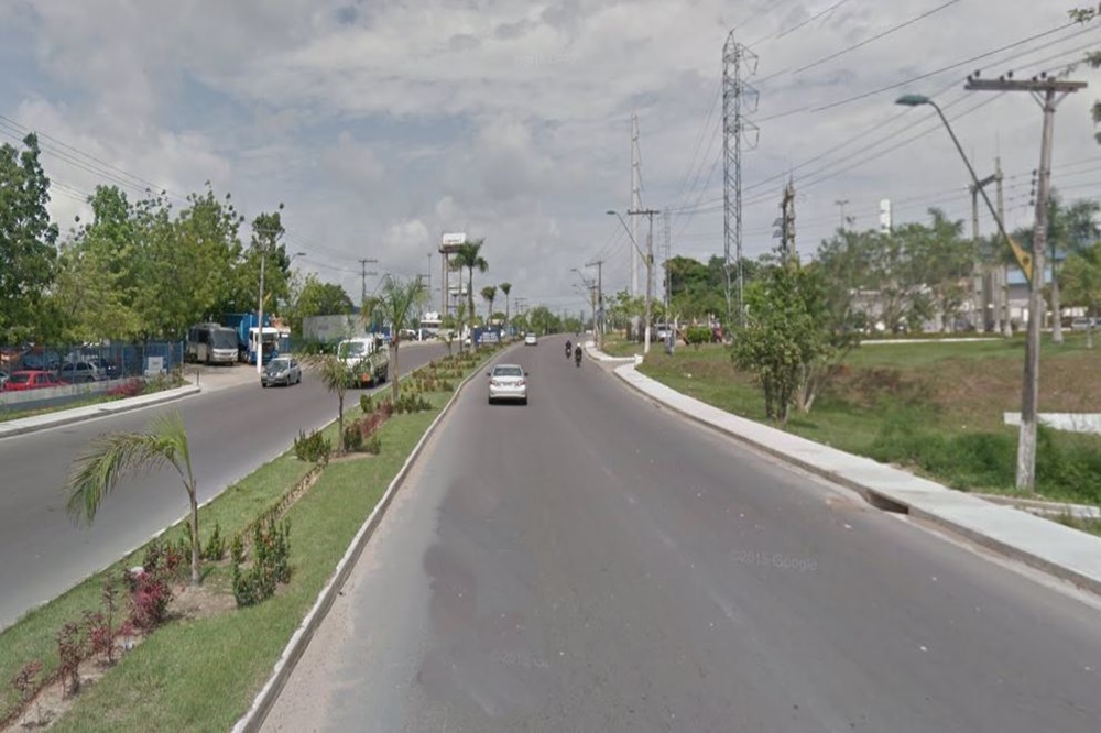 Trânsito na avenida Oitis é alterado devido a obras em Manaus