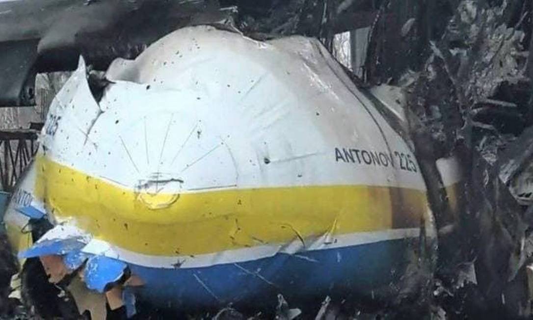 Veja imagens de como ficou o maior avião do mundo após bombardeio russo