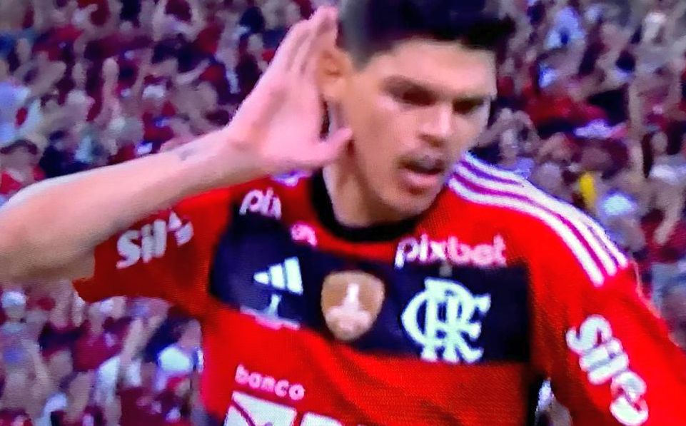 No  Maracanã, Flamengo derrota Fluminense em partida de ida do Carioca