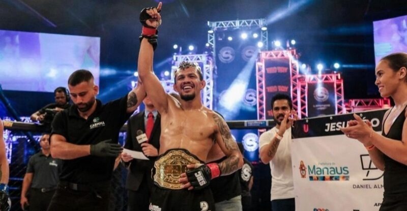 Amazonense Cleiver Fernandes estreia em evento internacional de MMA