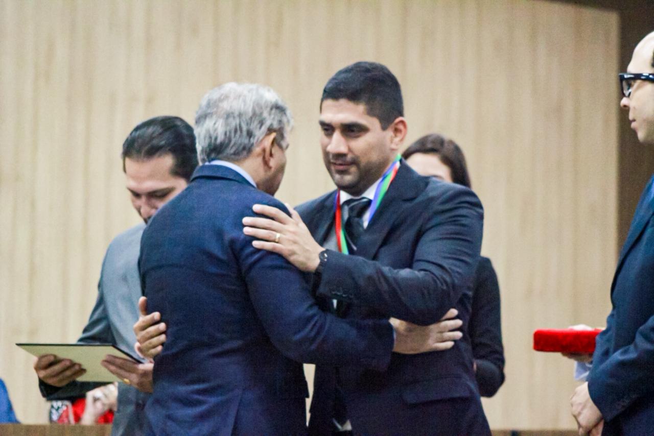 Secretário de esportes é homenageado com Medalha do Mérito Acadêmico