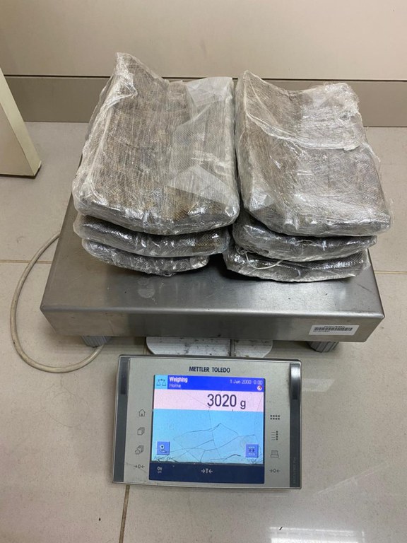 PF prende 3 passageiros com drogas no aeroporto de Manaus