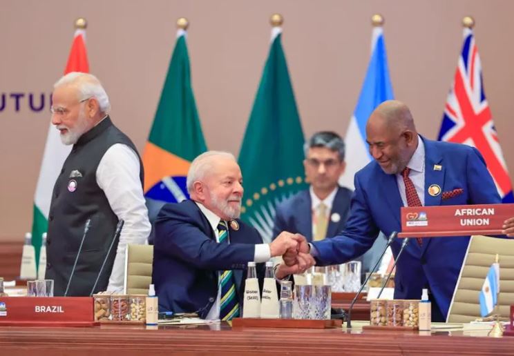 Brasil assume presidência do G20 e promete buscar aliança global 
