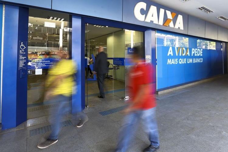 Bancos retornam atendimento nesta quarta-feira 
