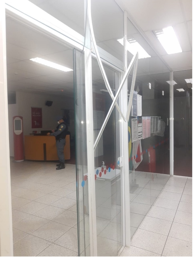 Homem é preso após arrombar e invadir agência bancária no Centro de Manaus