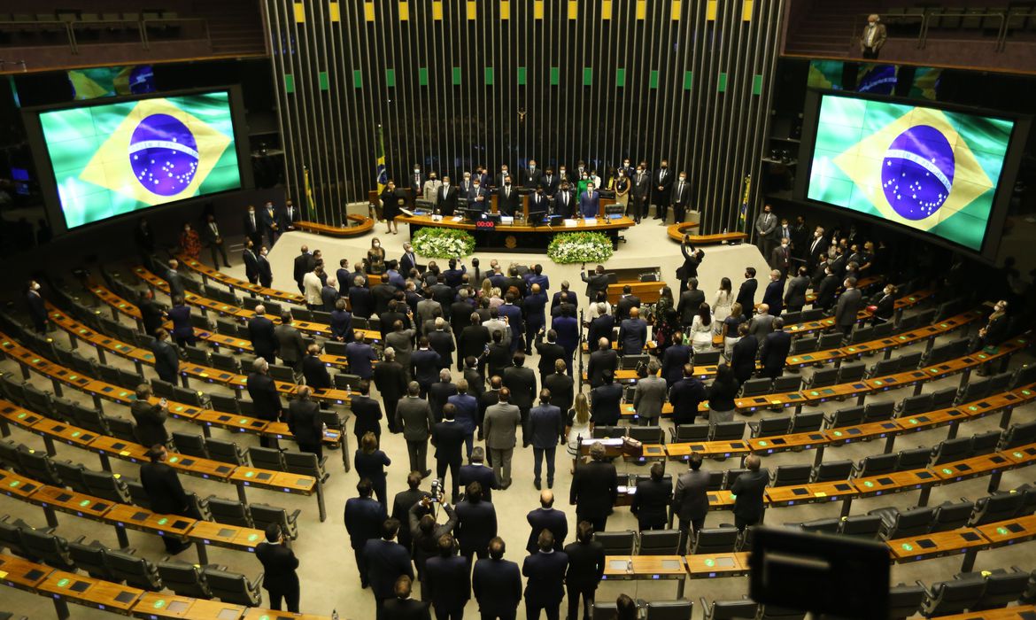 Troca-troca de partidos entre deputados federais começa nesta quinta