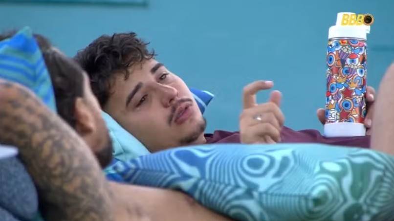 BBB 26: Aos prantos, Pedro confessa para Brígido que já traiu a esposa