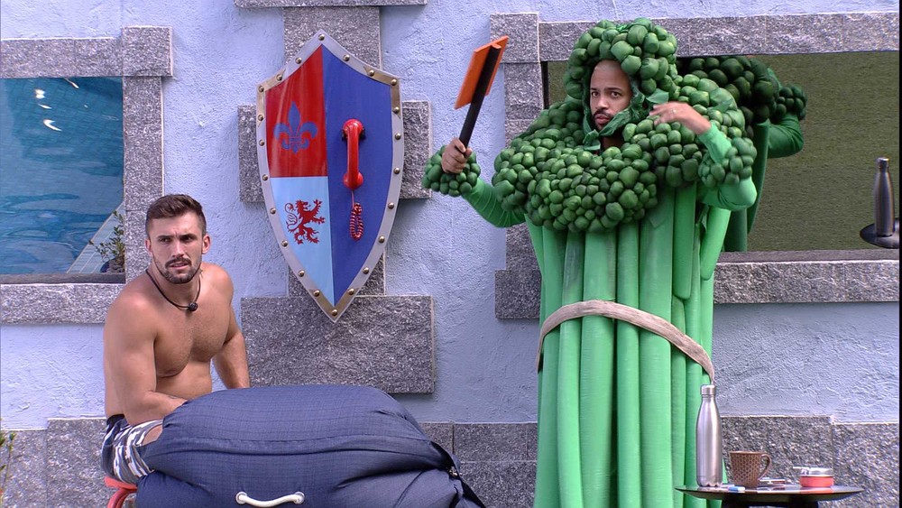 Projota se revolta ao fazer fila para raio-X: ‘bando de filho da p***’