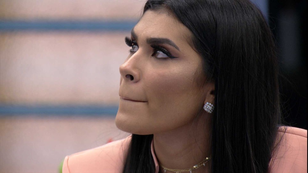 Pocah teve que escolher entre operar a garganta e entrar no BBB