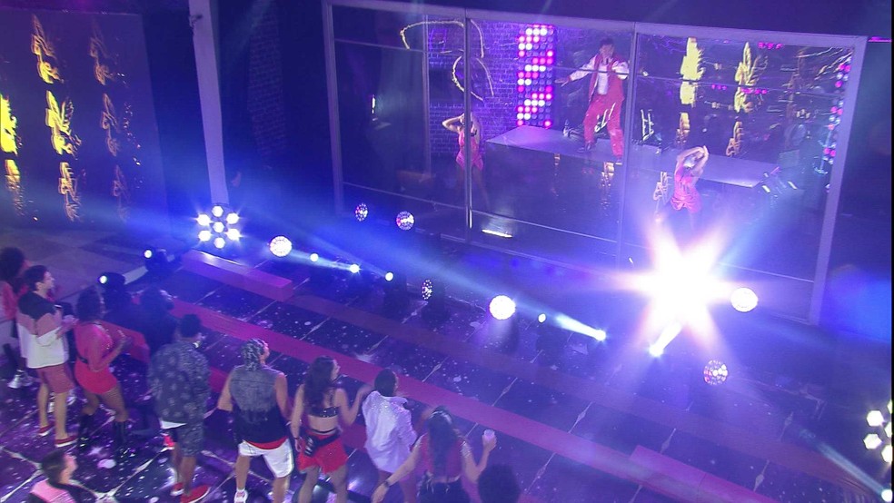 Pedro Sampaio e Gloria Groove animam noite de festa no BBB22 