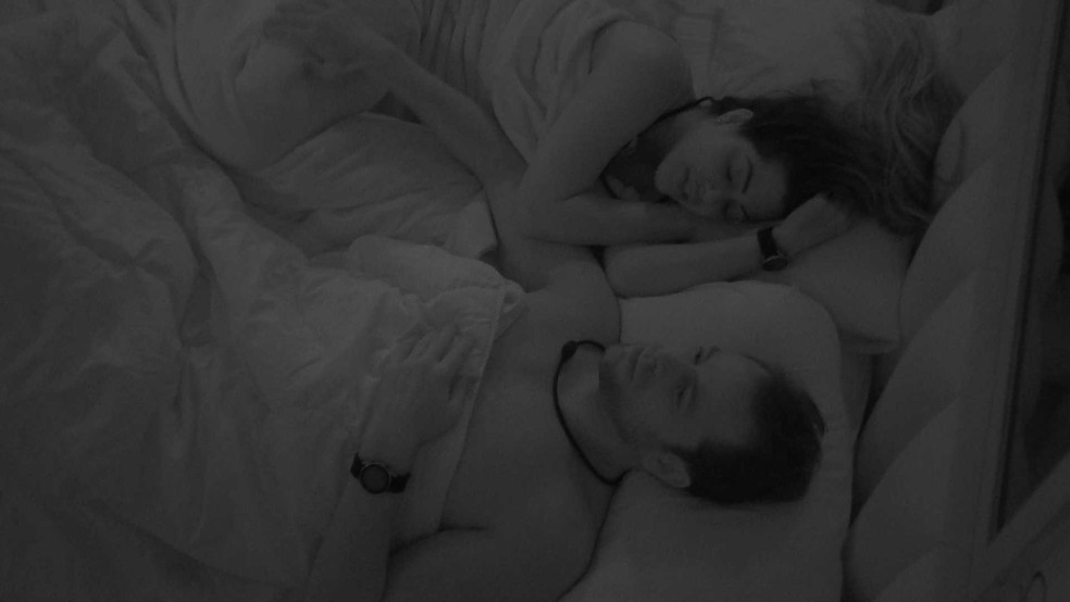 Em véspera de eliminação, Gustavo fala em liderança com Laís: 'a gente vai para o quarto do líder'