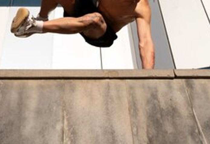 Foragido ataca de 'Homem-Aranha' para escapar da polícia na Cidade Nova