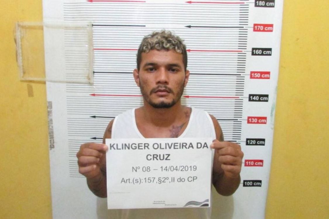 Suspeito de roubar funcionários de drogaria é procurado no Amazonas