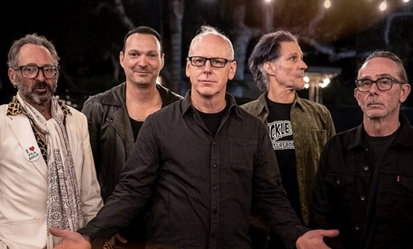 Sex Pistols cancela show no The Town; Bad Religion assume o palco