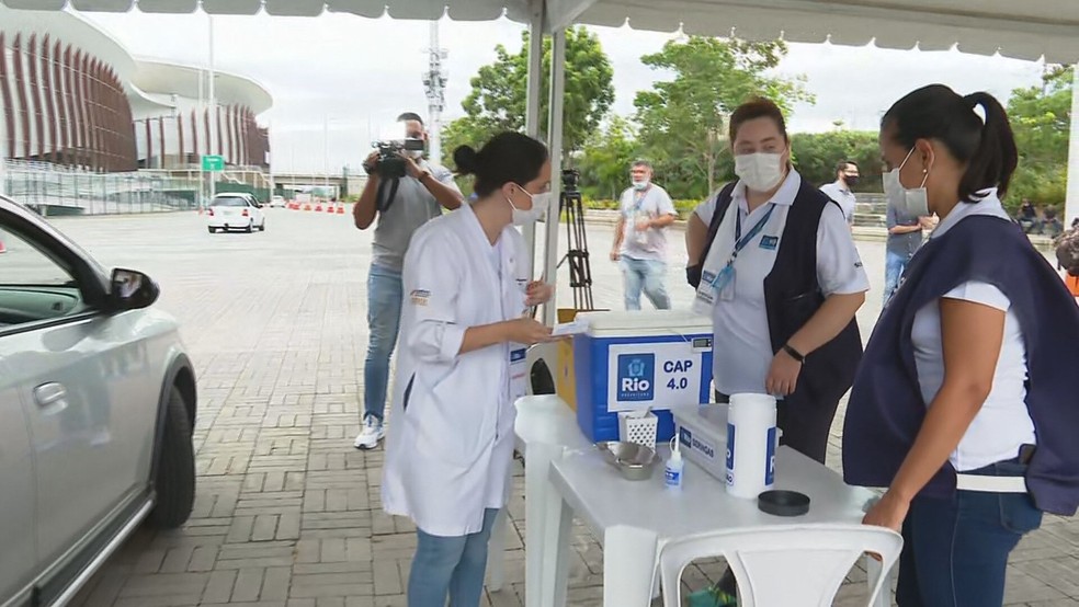 Rio de Janeiro interrompe vacinação contra Covid-19 por falta de doses