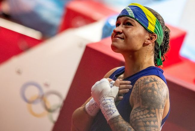 Beatriz Ferreira vence no boxe, garante medalha no Pan e vaga em Paris-2024