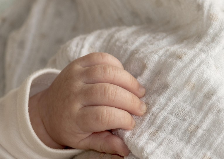 Homem é preso em Manaus por abusar de bebê de 1 ano em Itapiranga