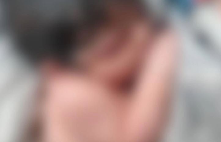 Bebê deixado em porta de casa na Compensa havia nascido há 3 horas