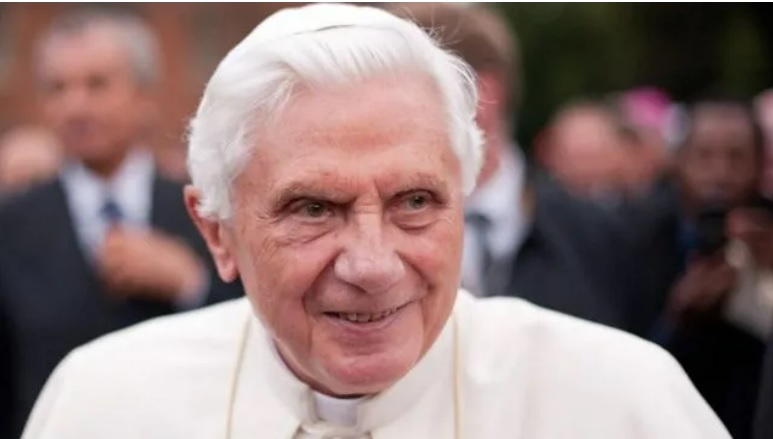 Papa Emérito Bento XVI morre aos 95 anos 