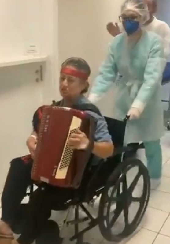 Morre aos 69 anos Berenice Azambuja, cantora de ‘É disso que o velho gosta'