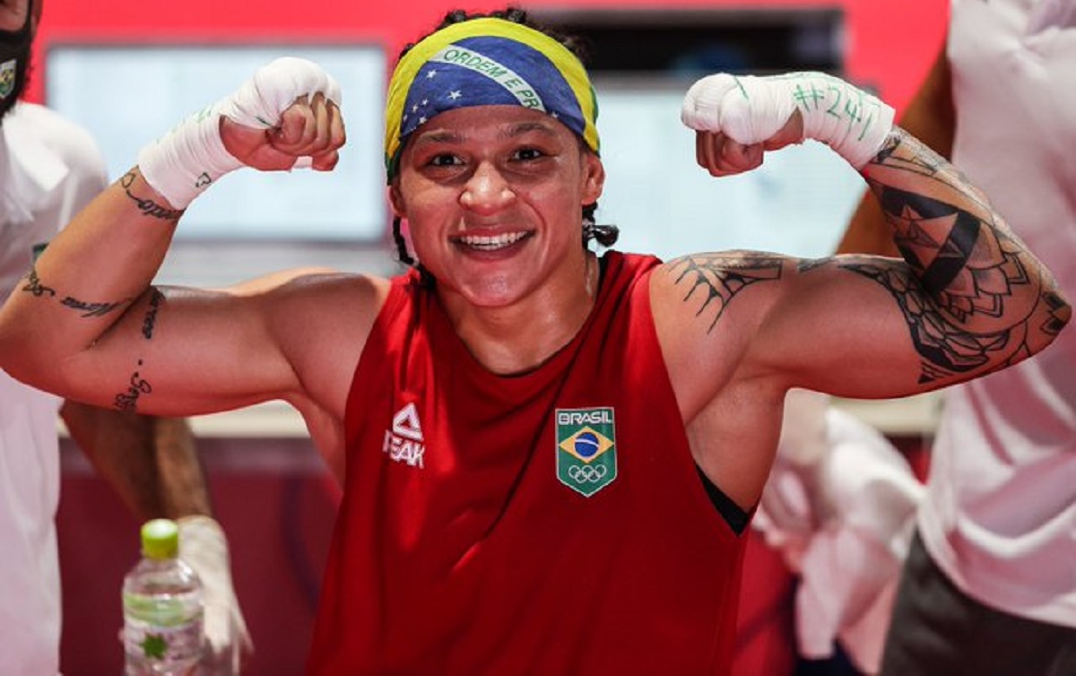 Bia Ferreira conquista prata no boxe nas Olimpíadas