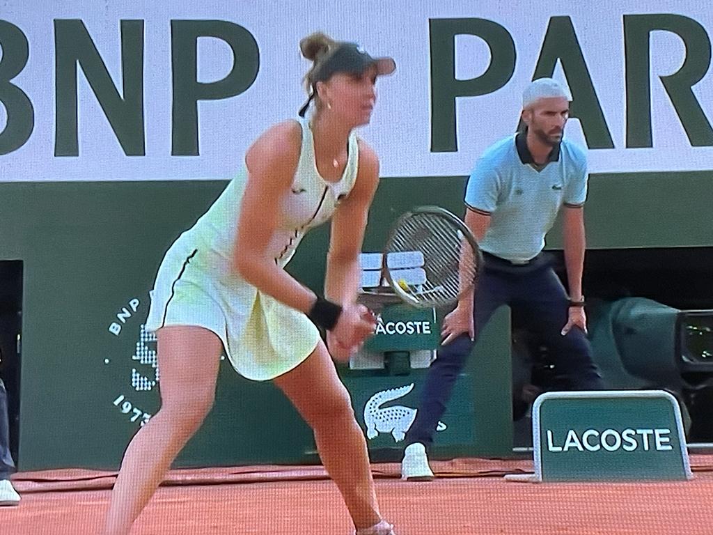 Bia Haddad e Azarenka levam virada e caem nas quartas no US Open