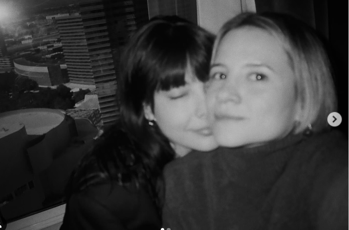 Bianca Comparato assume namoro com estilista Rafaella Caniello