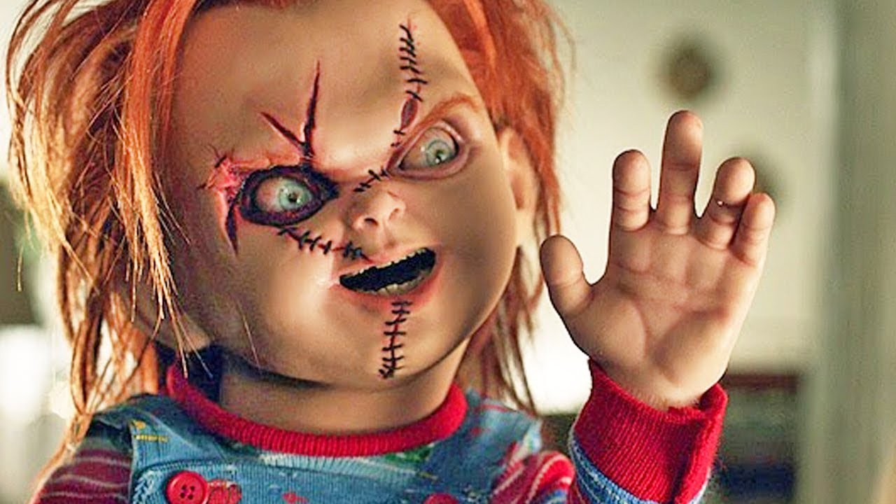 Vídeo: Homem vestido de Chucky aterroriza passageiros de metrô sem máscara