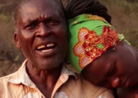 Homem 'empresta' esposa em troca de bebida e ela decide ficar com cunhado