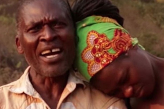 Homem 'empresta' esposa em troca de bebida e ela decide ficar com cunhado